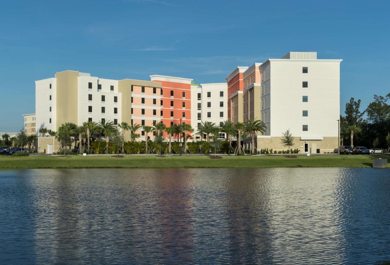 Home2 Suites By Hilton Cape Canaveral Cruise Port Ngoại thất bức ảnh